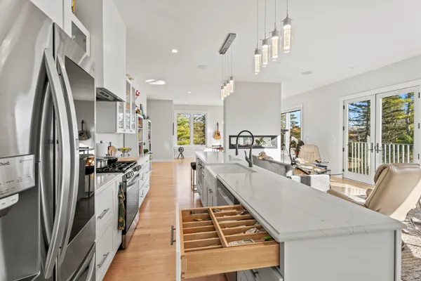 $1,600,000 | 29 Navy Street, Searsport, ME 04974