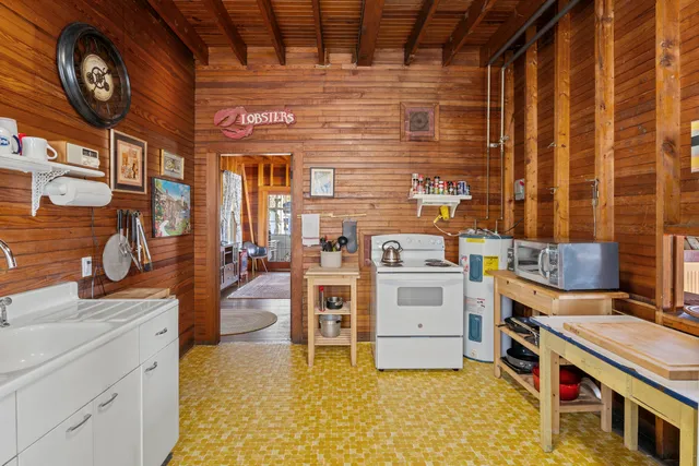 $1,700,000 | 29 Navy Street, Searsport, ME 04974