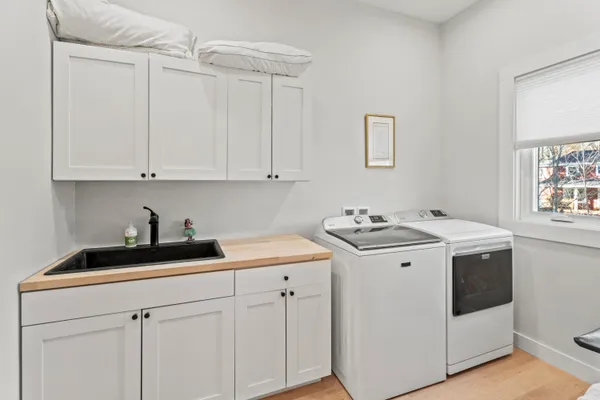 $1,250,000 | 29 Navy Street, Searsport, ME 04974