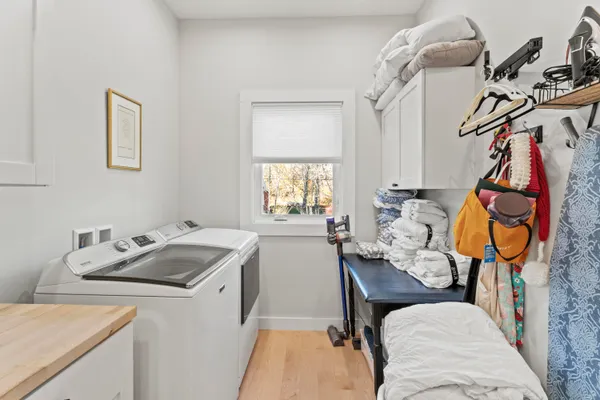 $1,250,000 | 29 Navy Street, Searsport, ME 04974