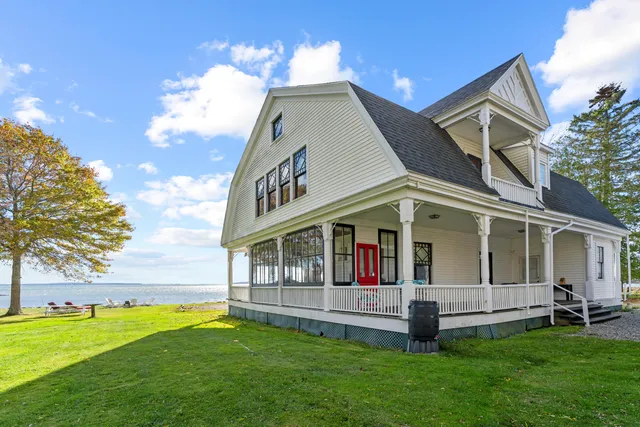 $1,700,000 | 29 Navy Street, Searsport, ME 04974