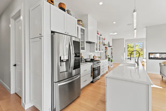 $1,700,000 | 29 Navy Street, Searsport, ME 04974