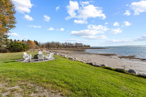 $1,600,000 | 29 Navy Street, Searsport, ME 04974
