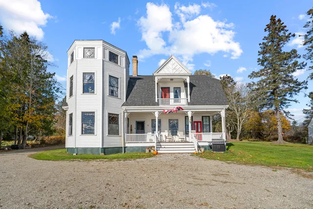 $1,600,000 | 29 Navy Street, Searsport, ME 04974