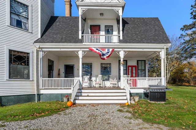 $1,600,000 | 29 Navy Street, Searsport, ME 04974