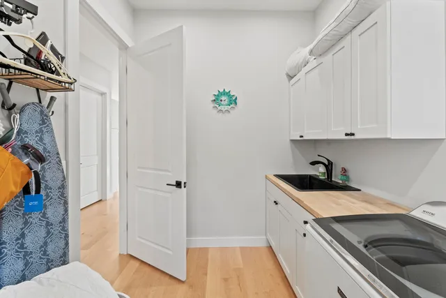 $1,700,000 | 29 Navy Street, Searsport, ME 04974