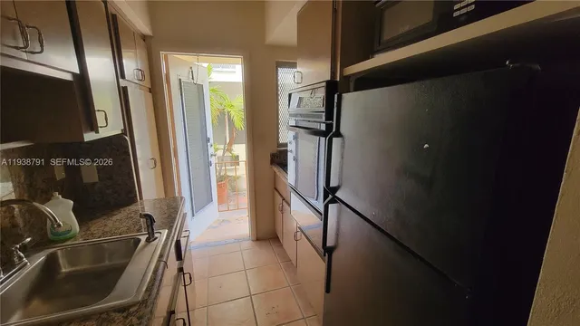 $1,900 | 1050 Pennsylvania Avenue, Unit 11, Miami Beach, FL 33139