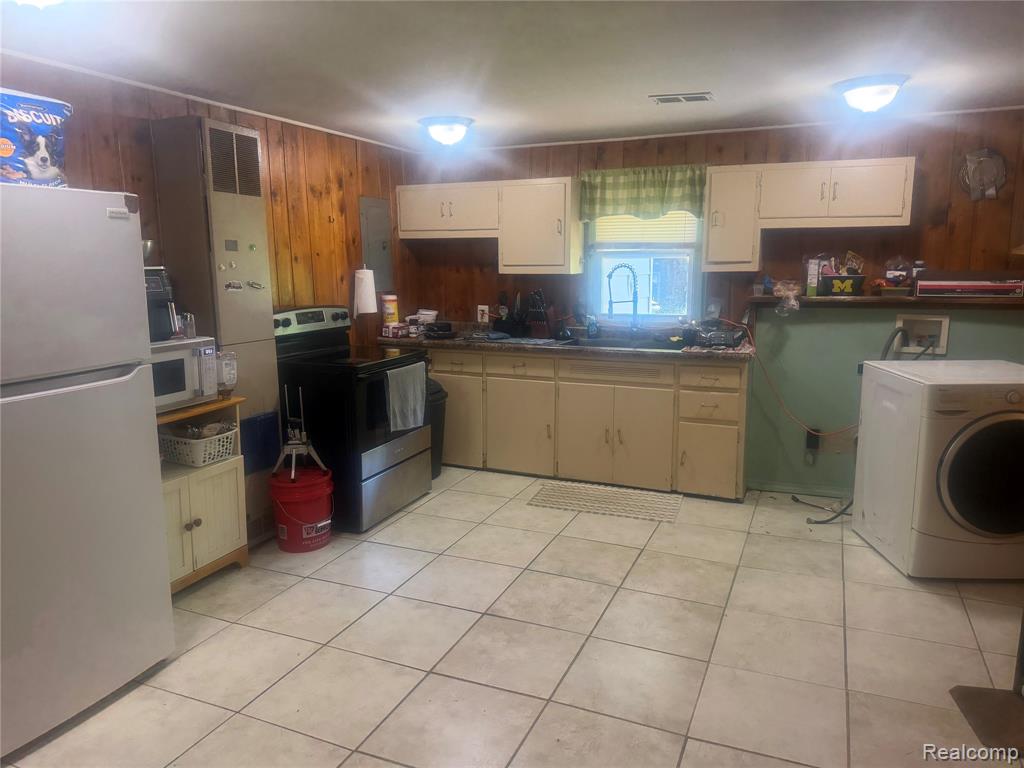 5716 Falkenbury Road North Branch, MI 48461 - Photo 43 of 51