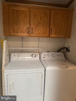 196 Lake Drive Media, PA 19063 - Photo 29 of 42 a utility room with dryer and washer