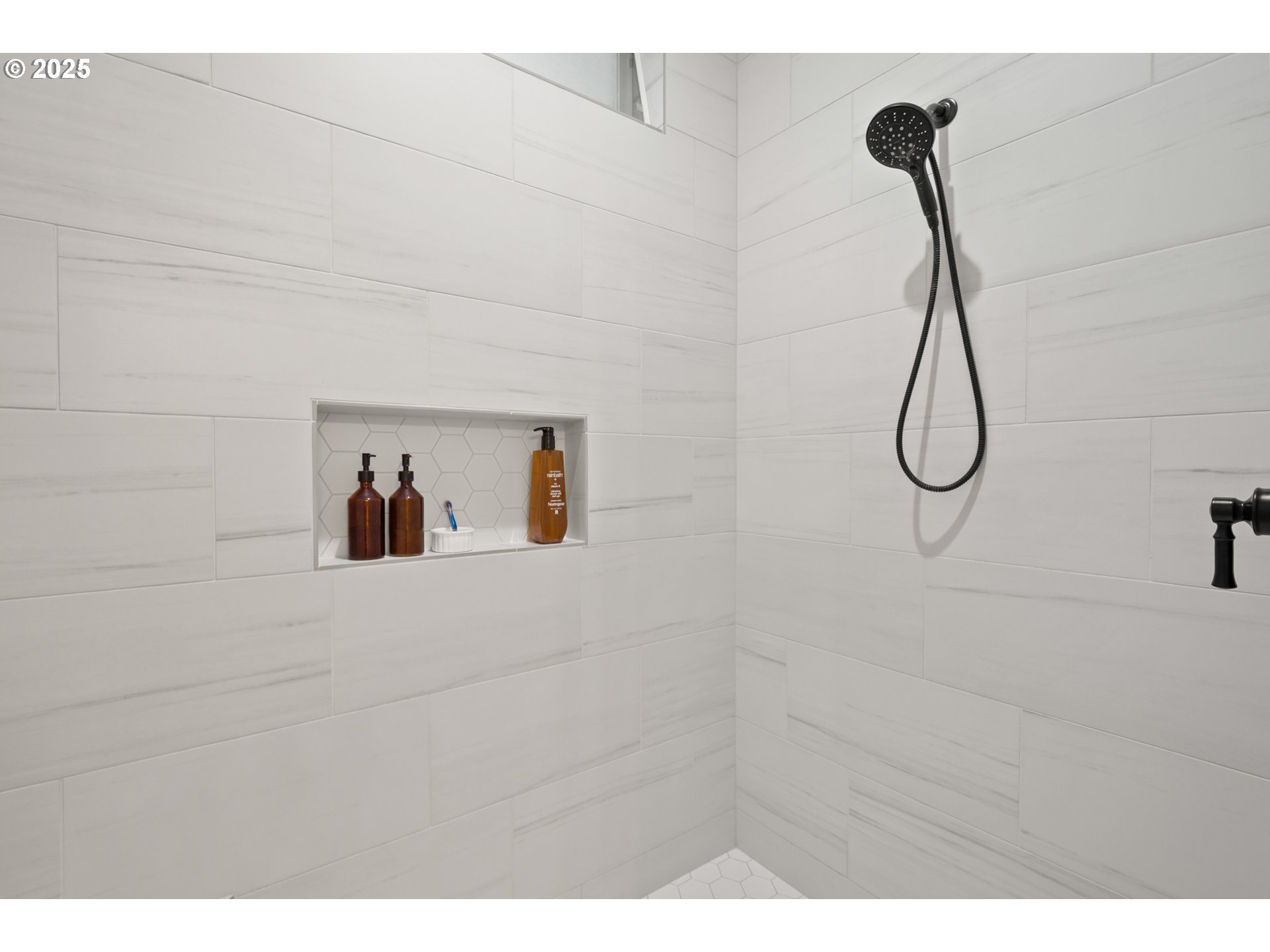 29811 Northeast Timmen Road Ridgefield, WA 98642 - Photo 32 of 47 Bathroom, Attached
