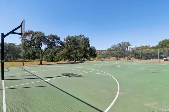 a view of a tennis court