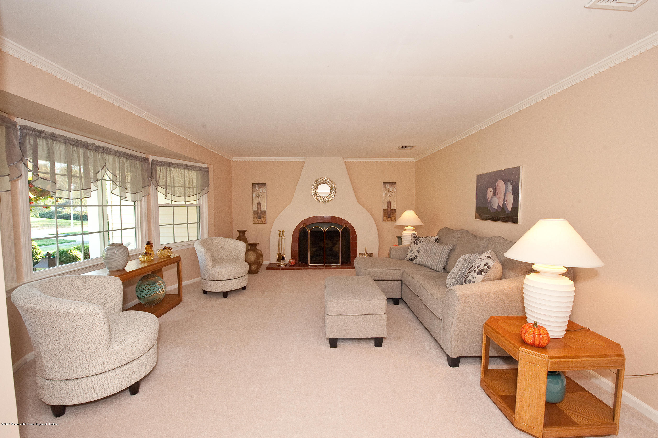 371 Dwight Road Middletown, NJ 07748 - Photo 2 of 36 201031(c)Findlay-3225