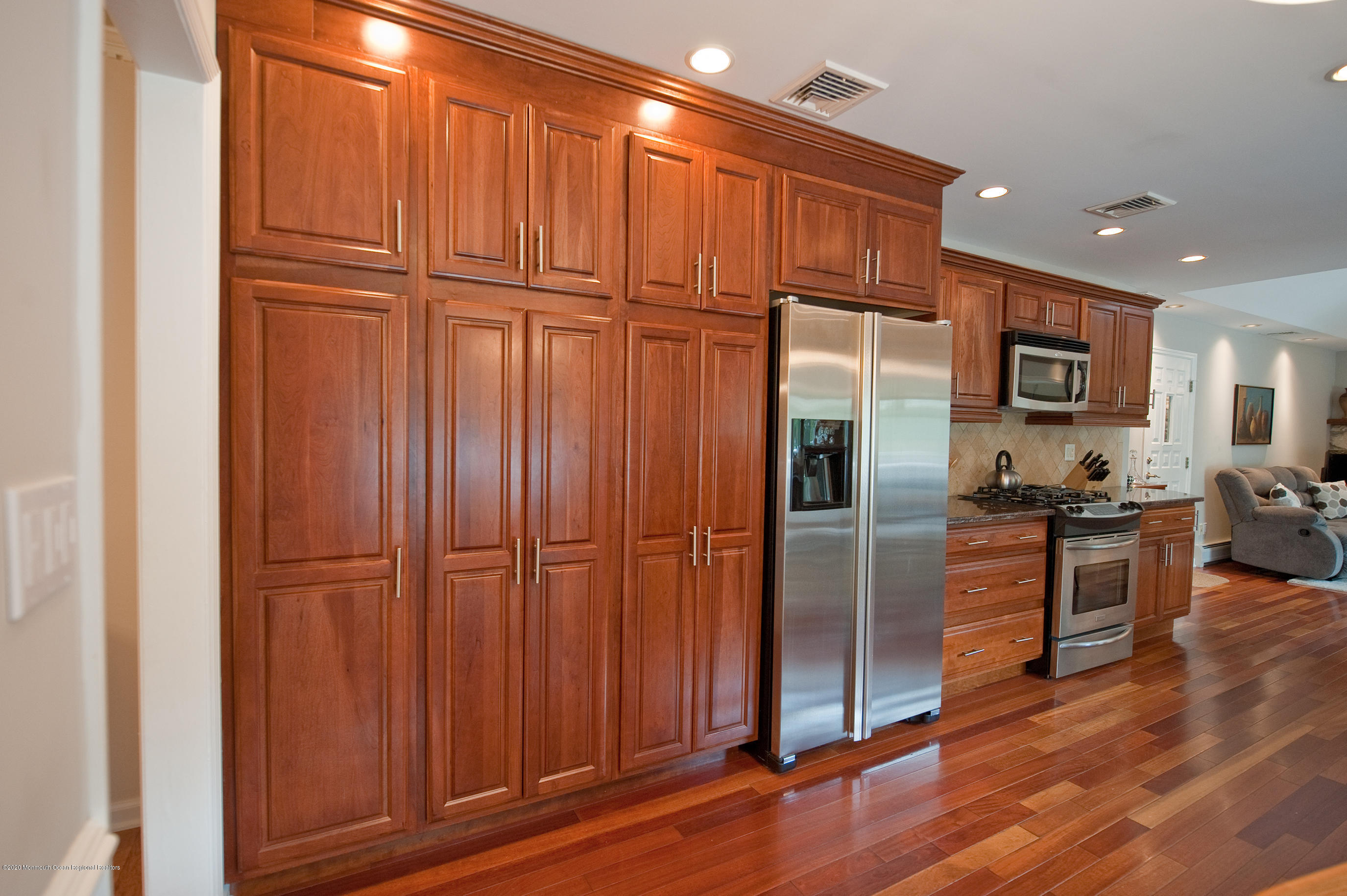 371 Dwight Road Middletown, NJ 07748 - Photo 12 of 36 201031(c)Findlay-3355