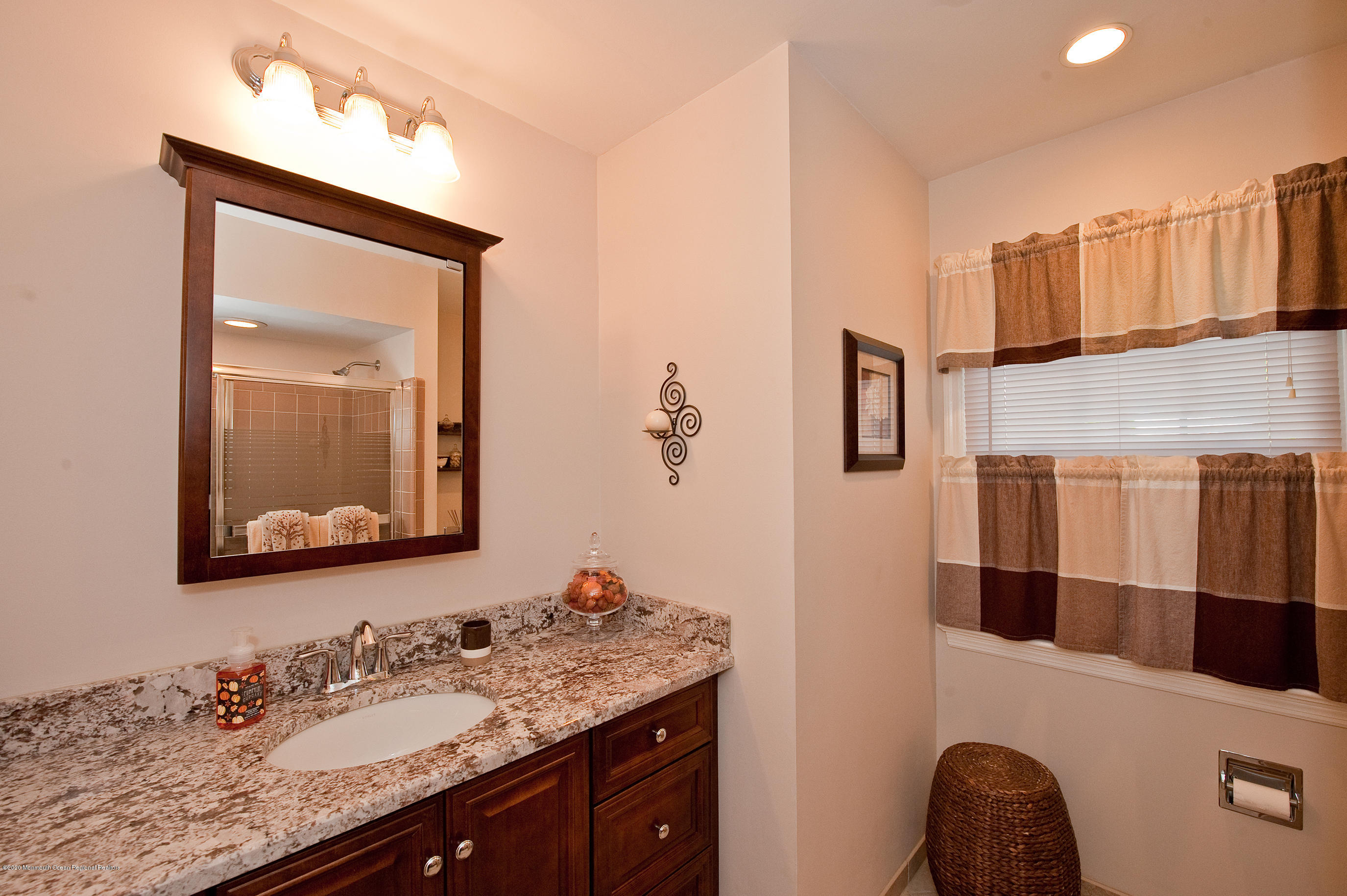 371 Dwight Road Middletown, NJ 07748 - Photo 22 of 36 201031(c)Findlay-3272