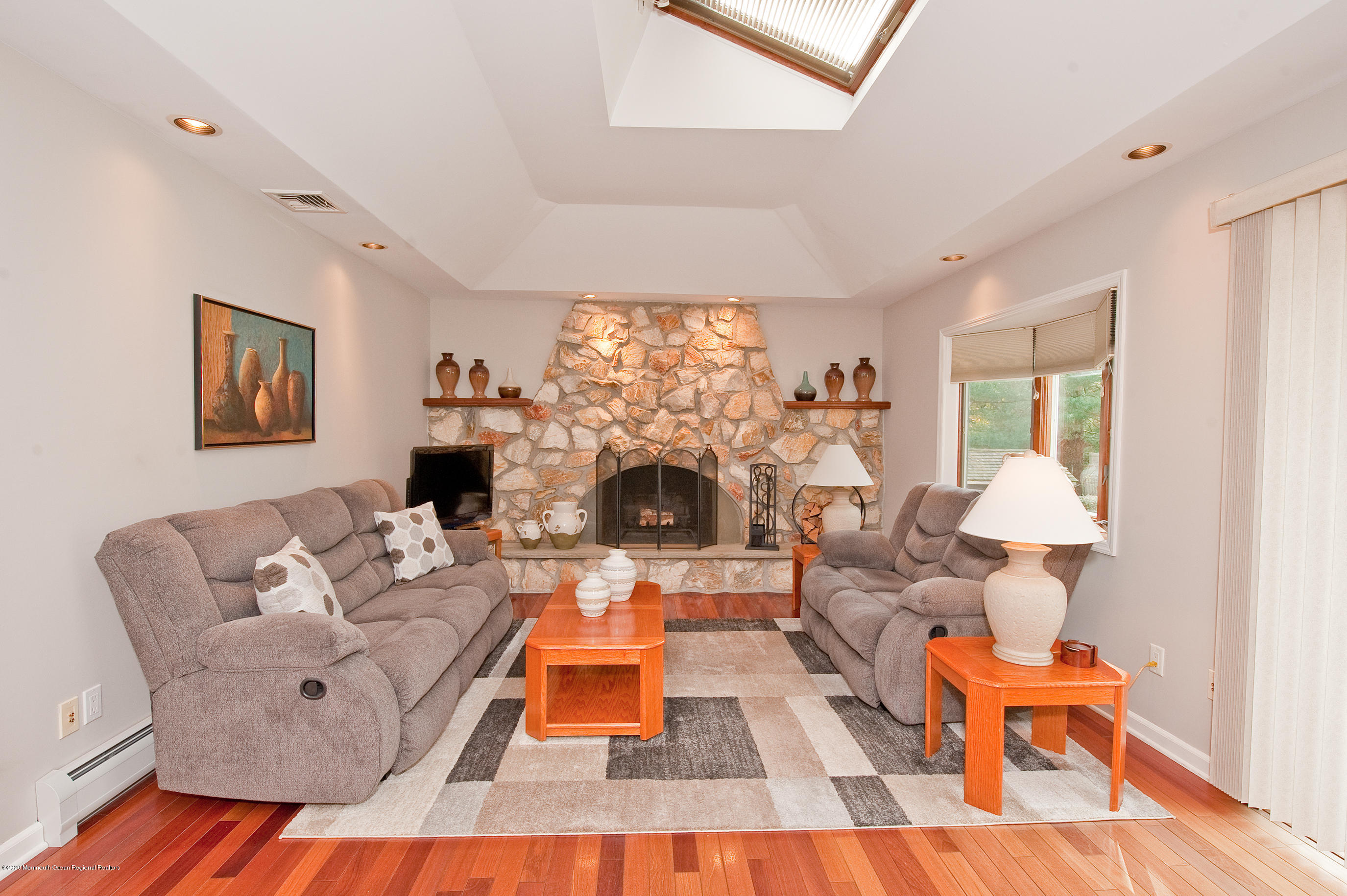 371 Dwight Road Middletown, NJ 07748 - Photo 5 of 36 201031(c)Findlay-3333