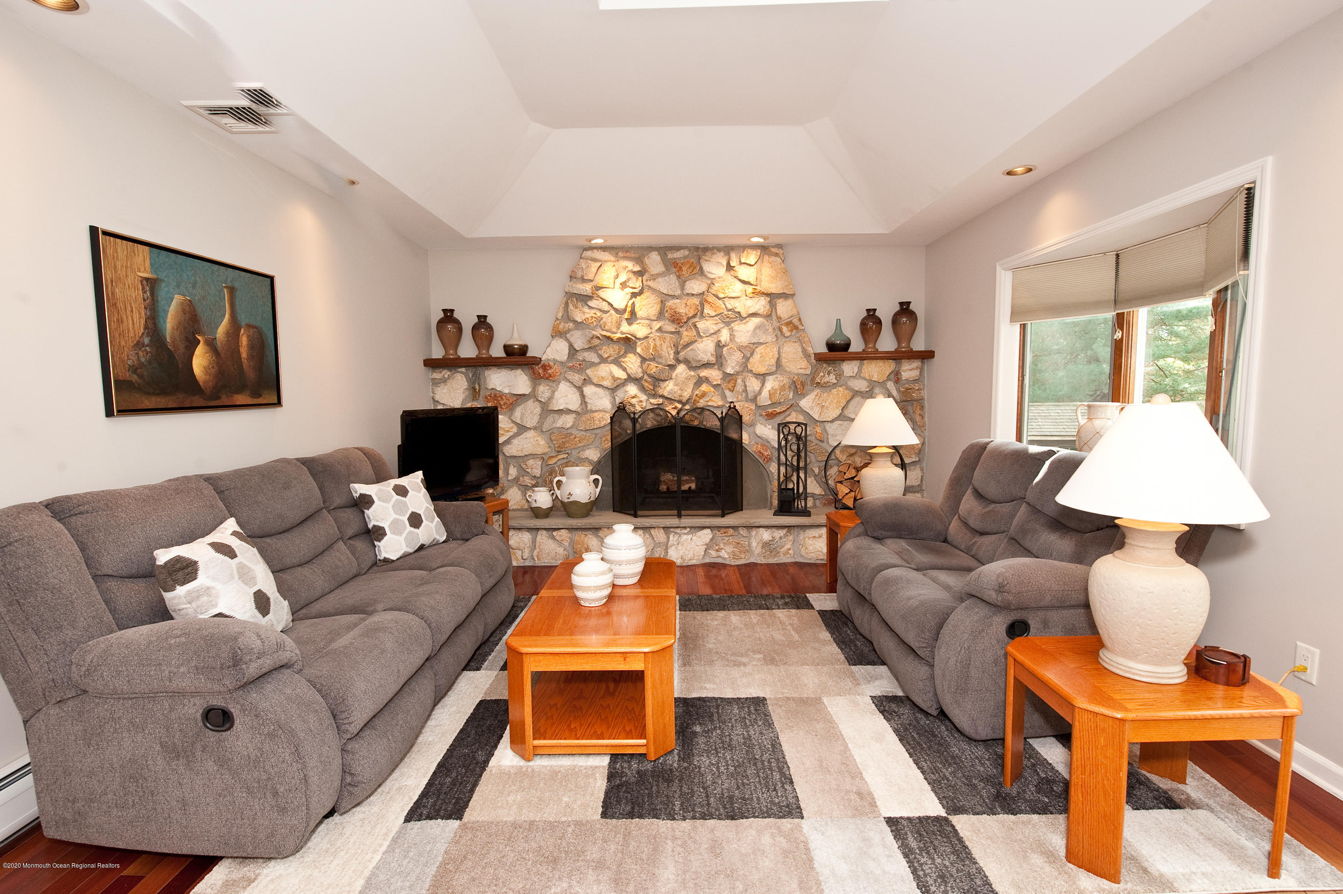 371 Dwight Road Middletown, NJ 07748 - Photo 8 of 36 201031(c)Findlay-3338