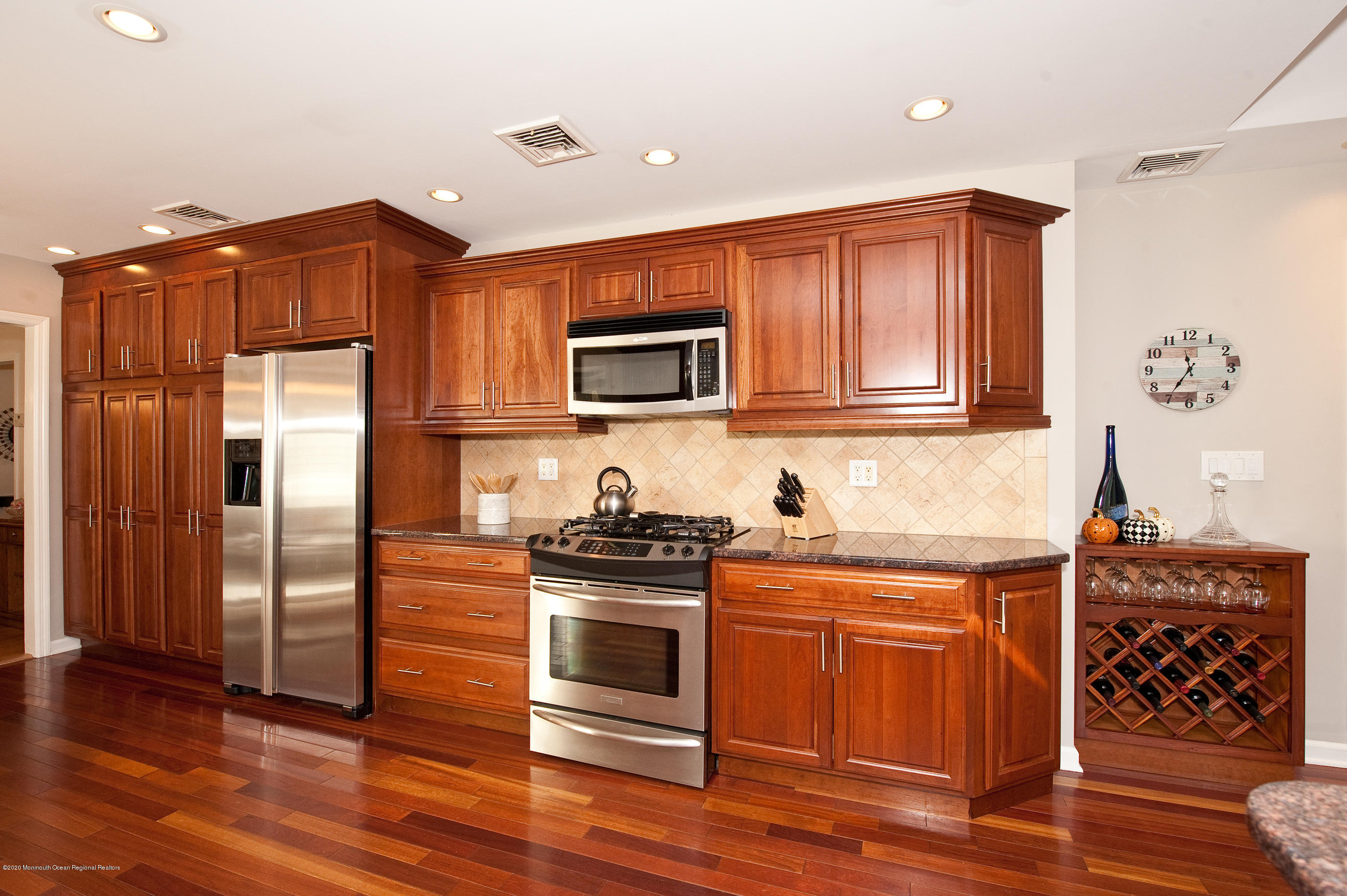 371 Dwight Road Middletown, NJ 07748 - Photo 9 of 36 201031(c)Findlay-3344