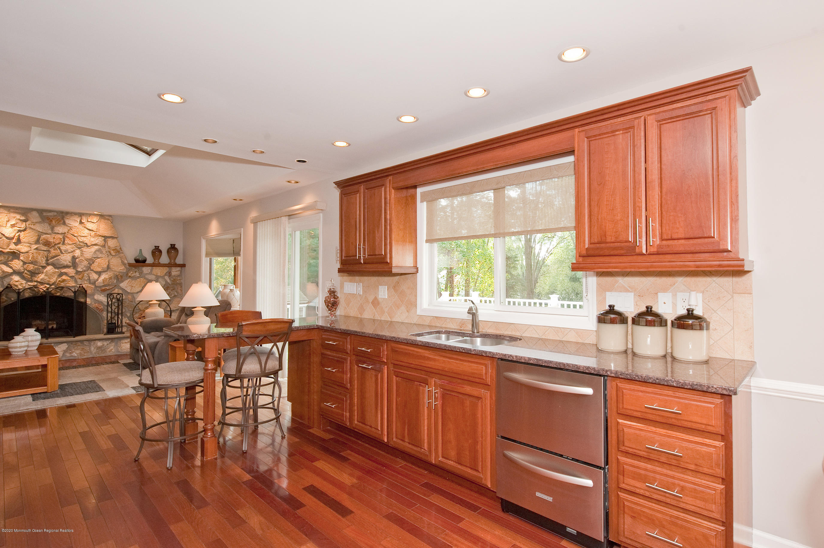 371 Dwight Road Middletown, NJ 07748 - Photo 10 of 36 201031(c)Findlay-3348