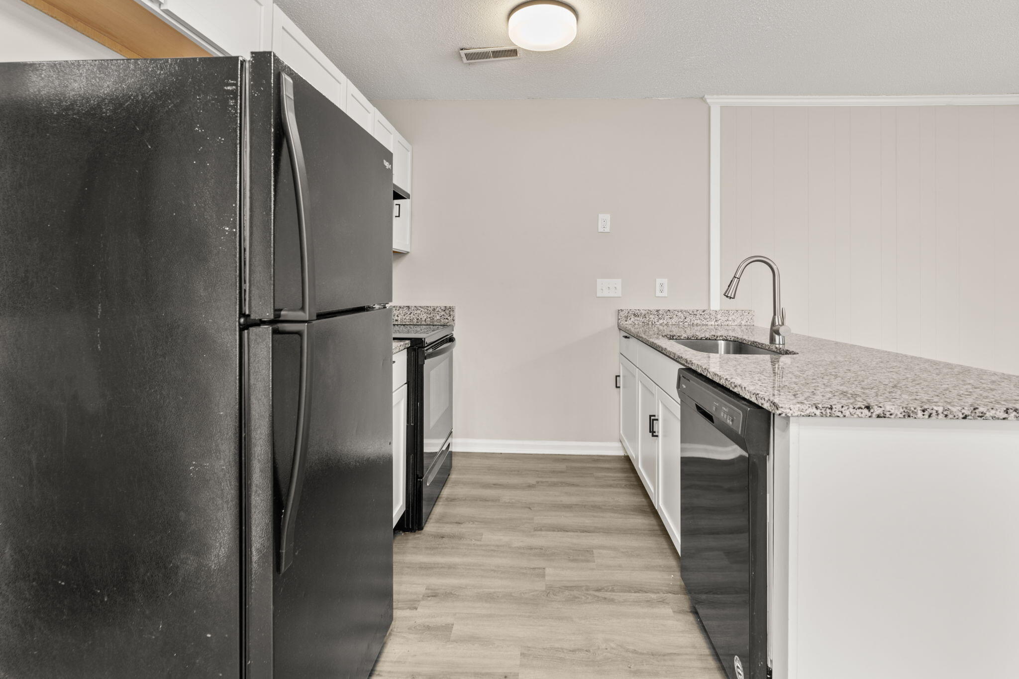 416 Beauregard Road Summerville, SC 29486 - Photo 11 of 31 416 Beauregard Rd kitchen
