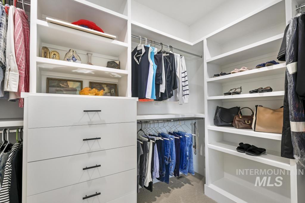 3140 Moonrise Road Twin Falls, ID 83301 - Photo 26 of 39 Walk in closet featuring light carpet