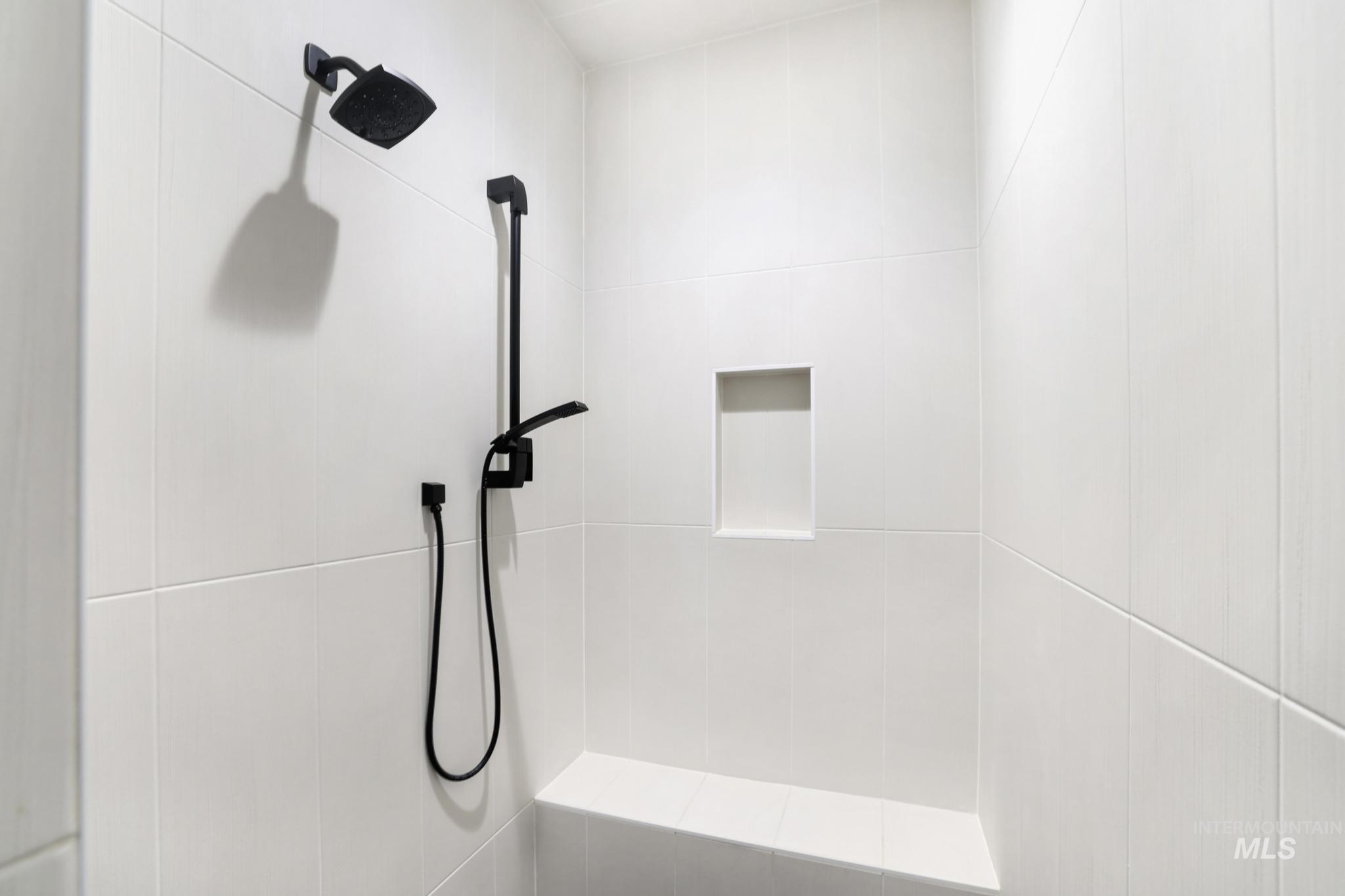 3140 Moonrise Road Twin Falls, ID 83301 - Photo 28 of 39 Full bath featuring tiled shower