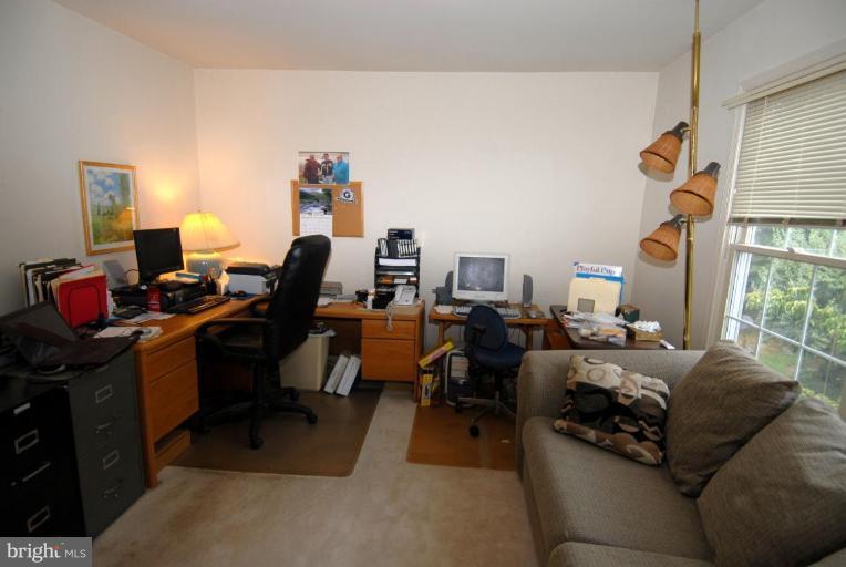 1272 Woodbrook Court Reston, VA 20194 - Photo 22 of 24 Bedroom #3