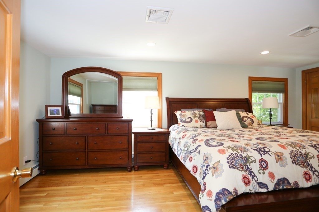 24 Longview Road Framingham, MA 01701 - Photo 14 of 35 Gallery Image 14