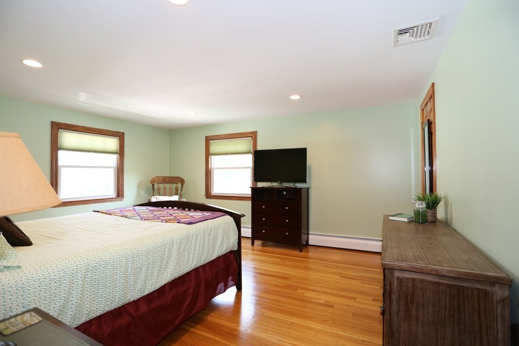 24 Longview Road Framingham, MA 01701 - Photo 17 of 35 Gallery Image 17