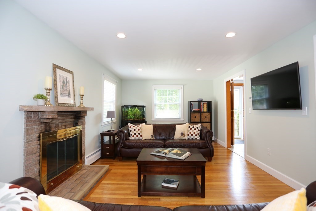 24 Longview Road Framingham, MA 01701 - Photo 2 of 35 Gallery Image 2