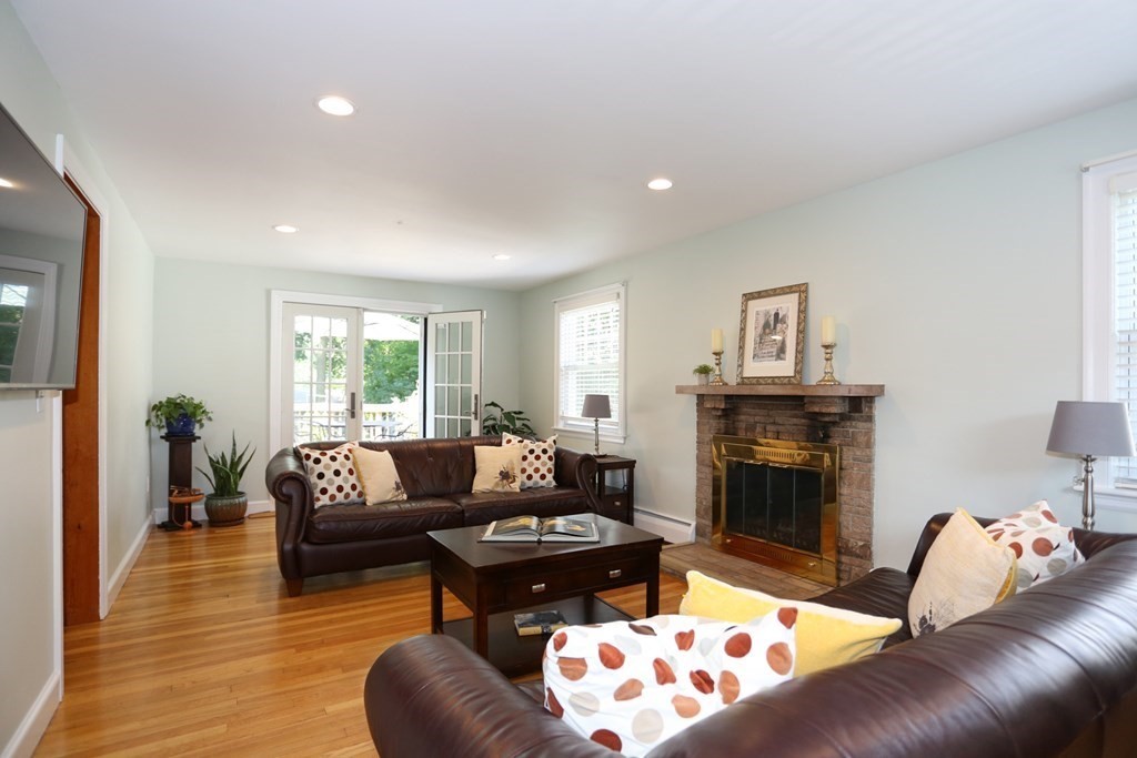 24 Longview Road Framingham, MA 01701 - Photo 3 of 35 Gallery Image 3