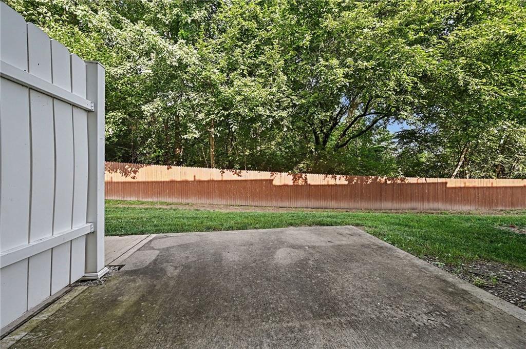 210 North Pointe Lane Raymore, MO 64083 - Photo 21 of 32
