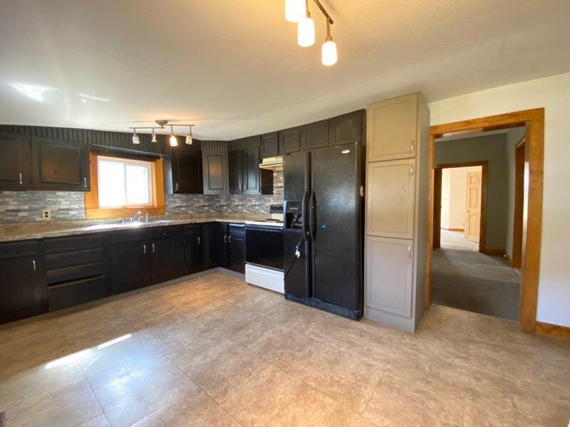 1520 Baltimore Road Northwest Lancaster, OH 43130 - Photo 4 of 22 Kitchen