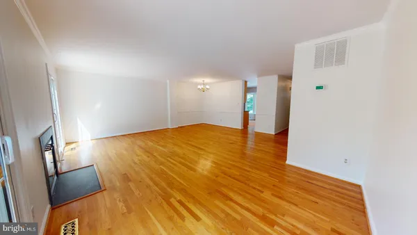 $3,300 | 5739 Oakshore Court, Burke, VA 22015