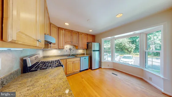 $3,300 | 5739 Oakshore Court, Burke, VA 22015