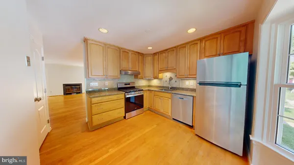 $3,300 | 5739 Oakshore Court, Burke, VA 22015