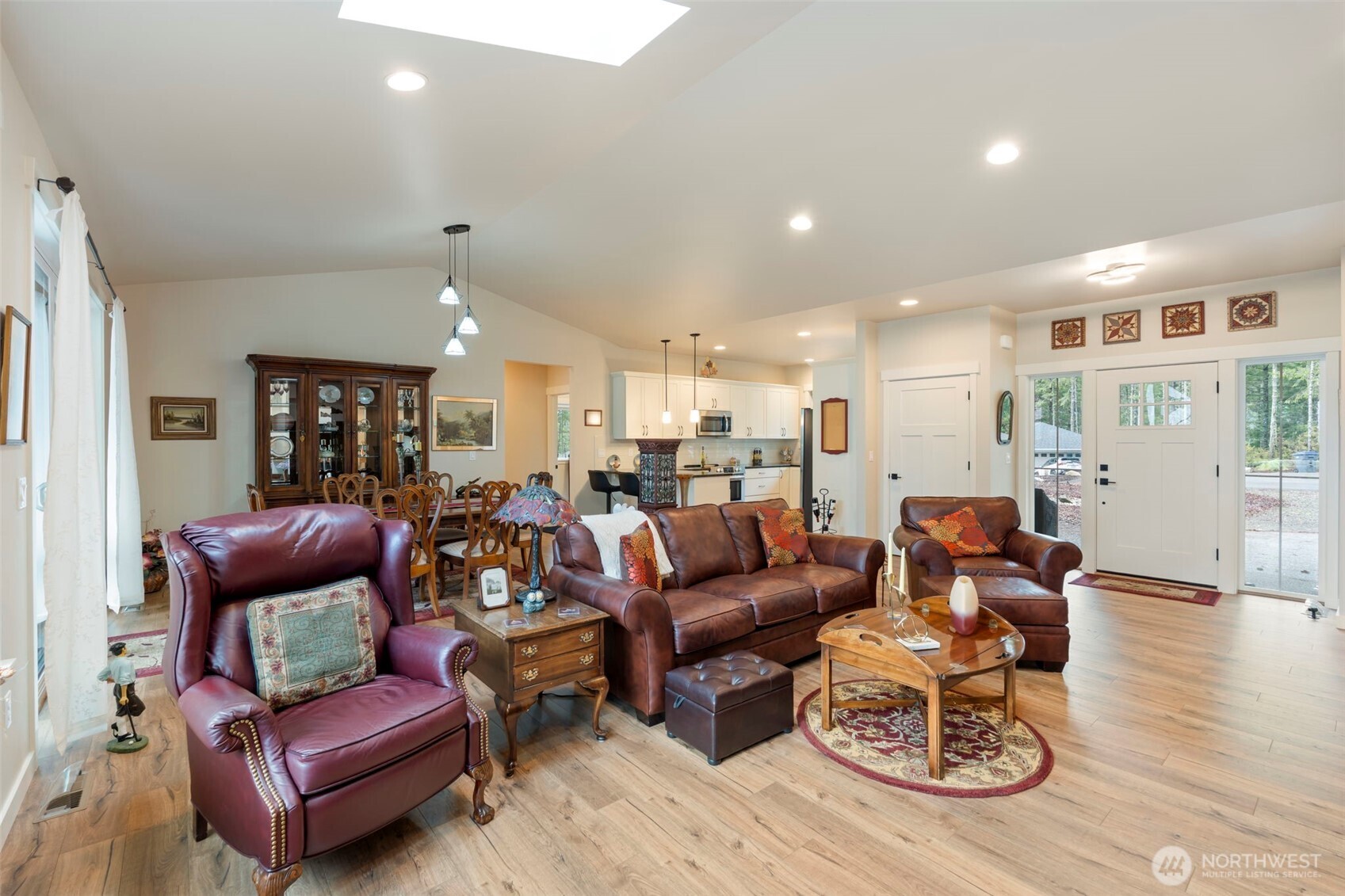 71 East Hemlock Court Union, WA 98592 - Photo 4 of 32 a living room with furniture kitchen view and a wooden floor