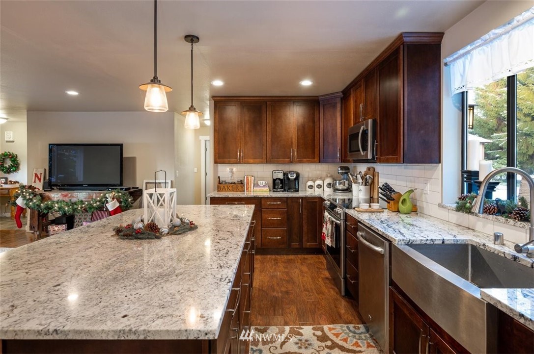6976 Mission Road Everson, WA 98247 - Photo 7 of 28 Gallery Image 7
