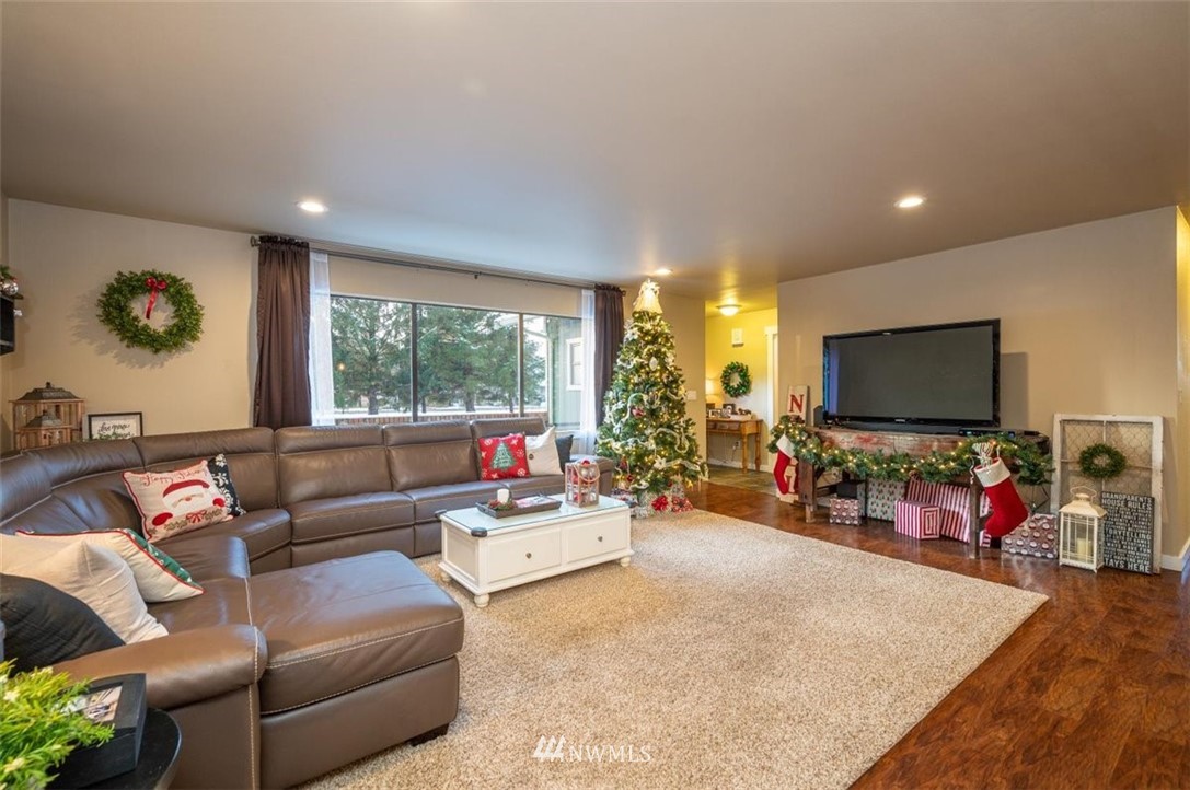 6976 Mission Road Everson, WA 98247 - Photo 9 of 28 Gallery Image 9