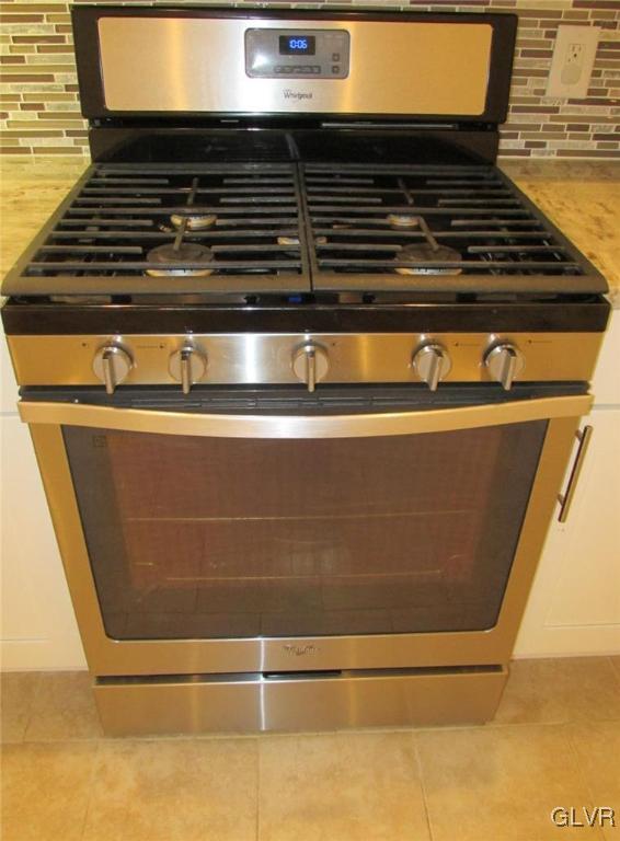 2219 Pinehurst Road Bethlehem, PA 18018 - Photo 16 of 44 WHIRLPOOL GAS Range