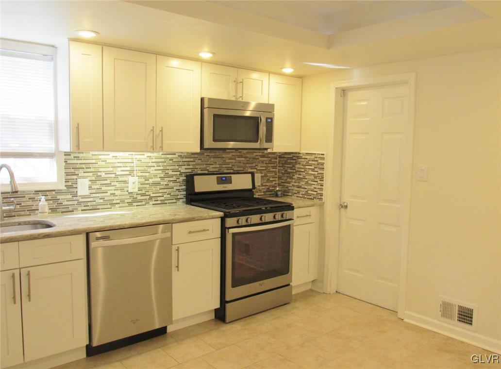 2219 Pinehurst Road Bethlehem, PA 18018 - Photo 8 of 44 NEW Kitchen 2015! Stainless Steel WHIRLPOOL APPLIA