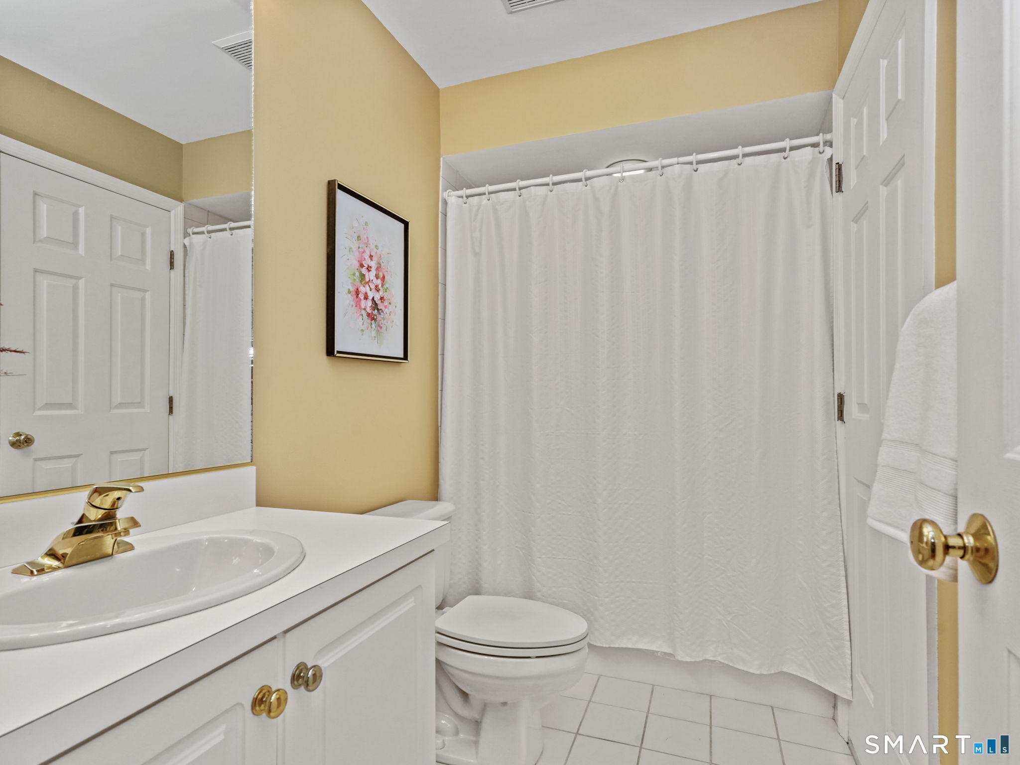 180 Turn Of River Road, Unit 13A Stamford, CT 06905 - Photo 25 of 40