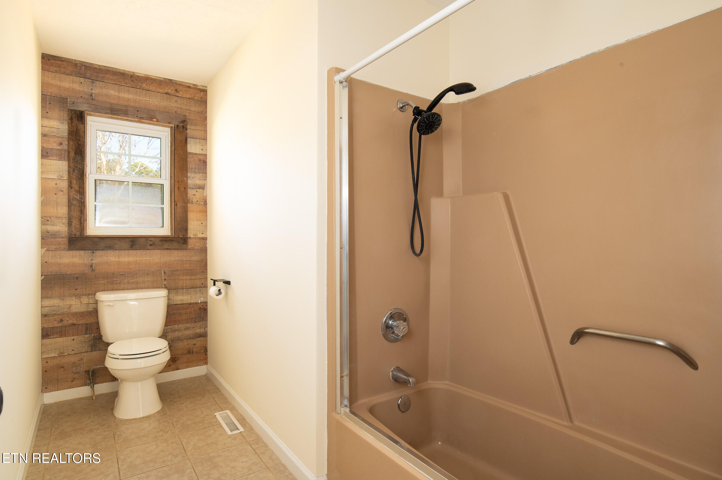 8124 Sharp Road Powell, TN 37849 - Photo 11 of 22 JBP_Sharp8124_2400px-15