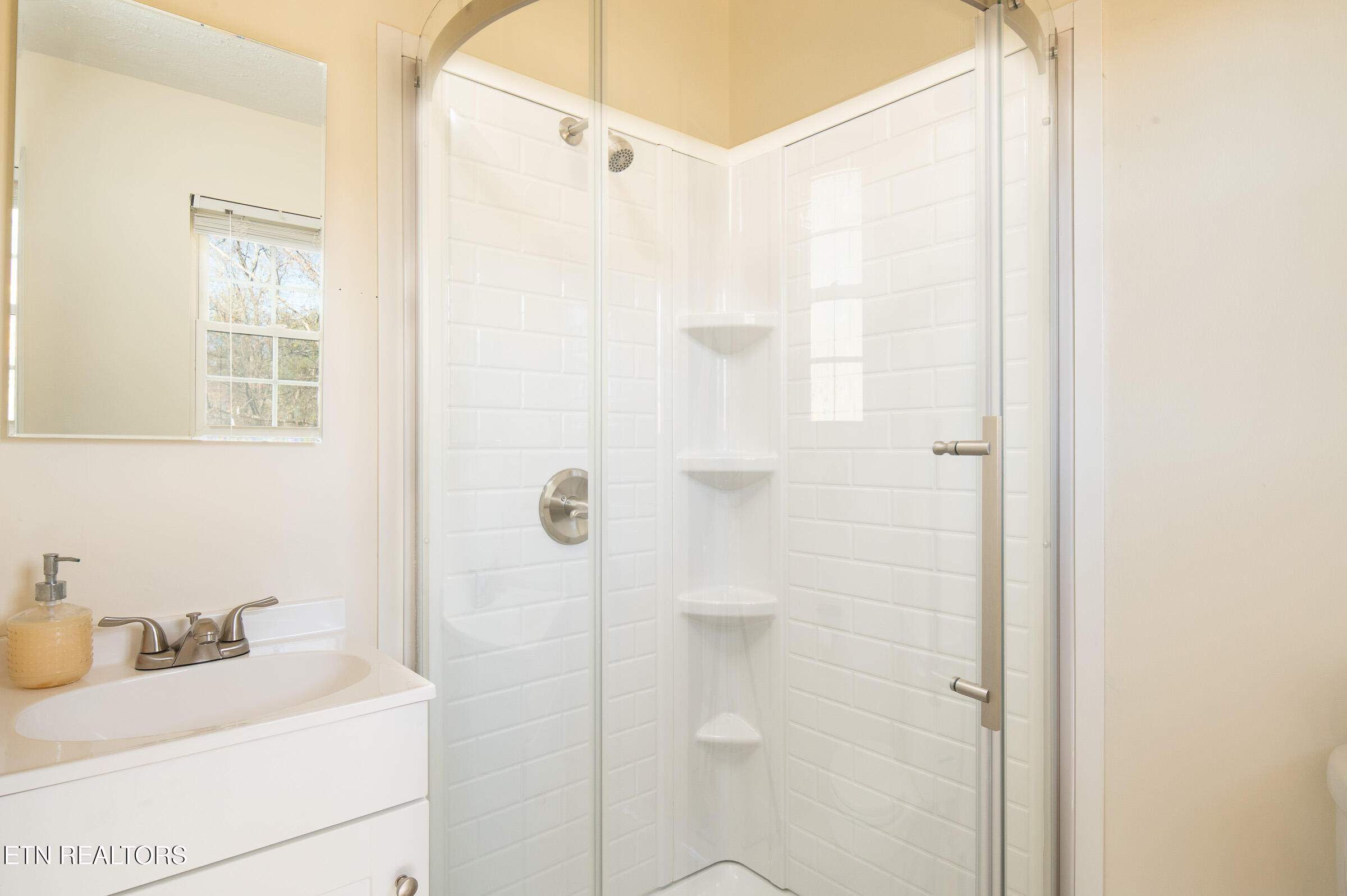 8124 Sharp Road Powell, TN 37849 - Photo 8 of 22 JBP_Sharp8124_2400px-14