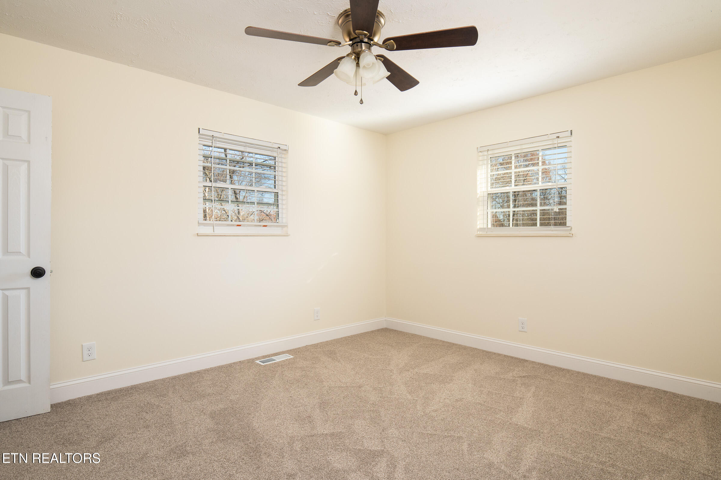 8124 Sharp Road Powell, TN 37849 - Photo 10 of 22 JBP_Sharp8124_2400px-13