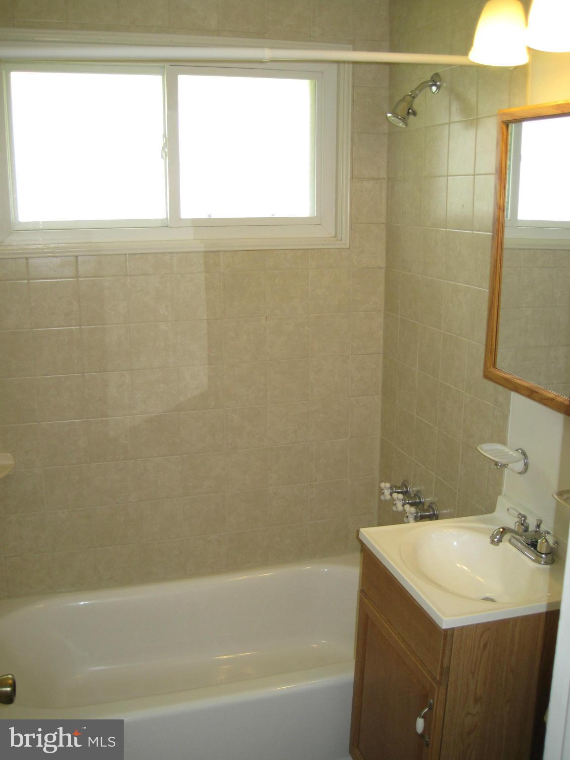 9909 Dilston Road Silver Spring, MD 20903 - Photo 12 of 21 Bath (Master)