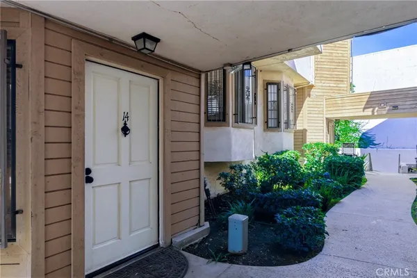$494,900 | 14715 Saticoy Street, Unit 14, Van Nuys, CA 91405