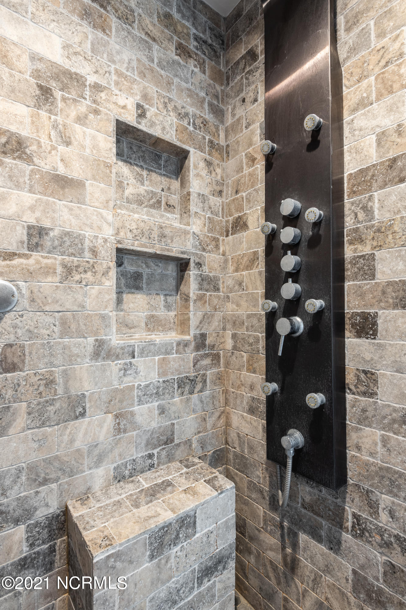 1502 Tryon Road New Bern, NC 28560 - Photo 32 of 56 Spa Shower
