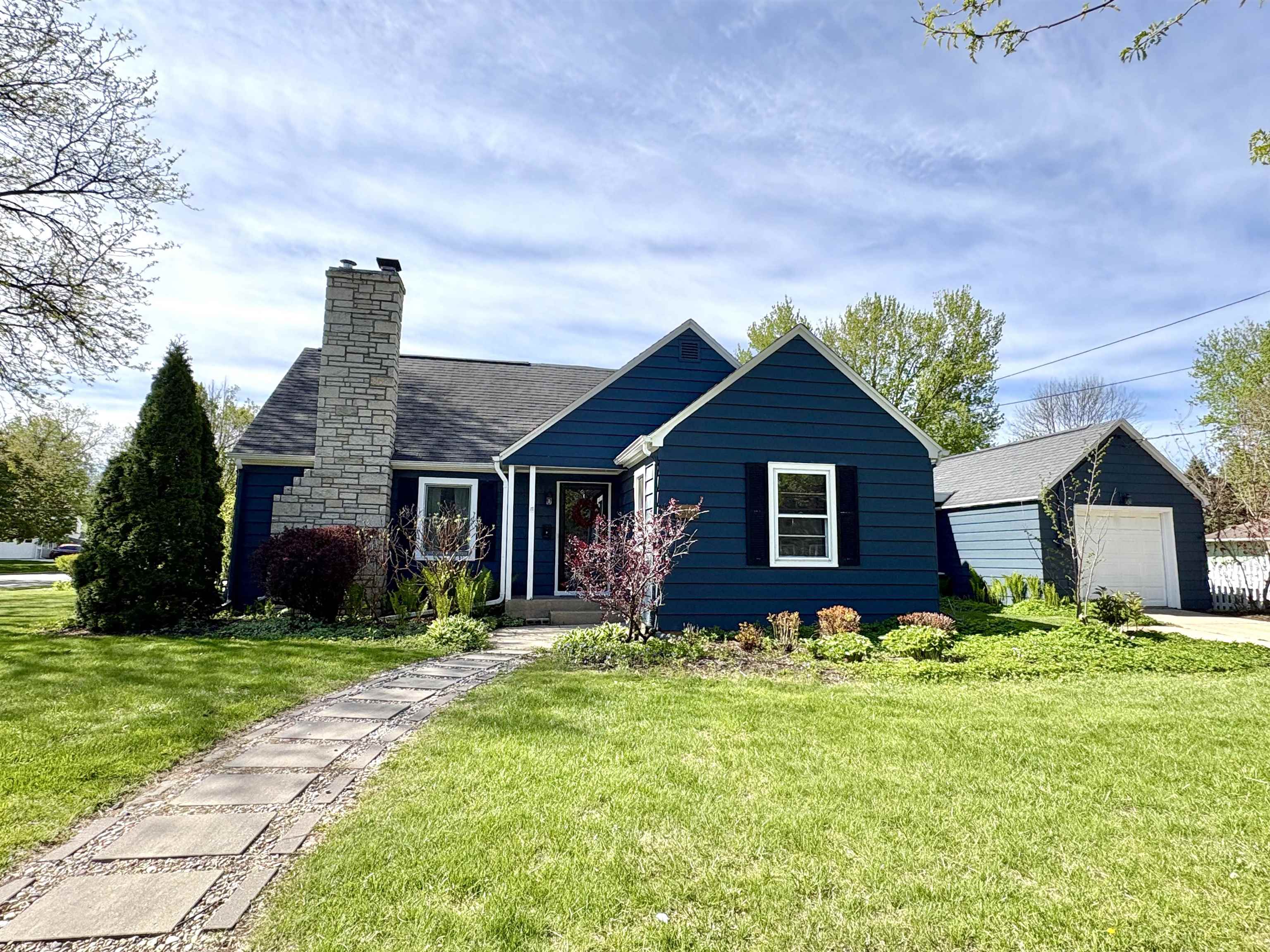 7203 Franklin Avenue Middleton, WI 53562 - Photo 2 of 47