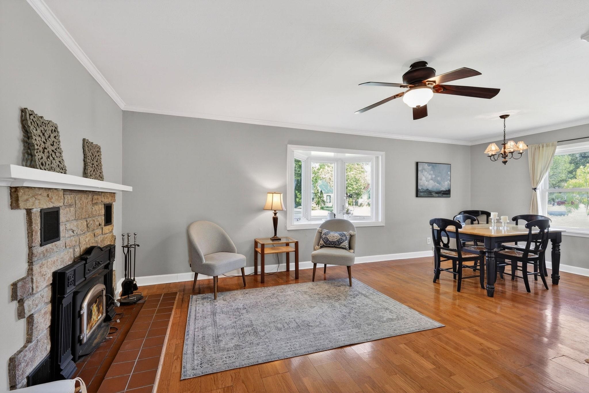 7203 Franklin Avenue Middleton, WI 53562 - Photo 4 of 47