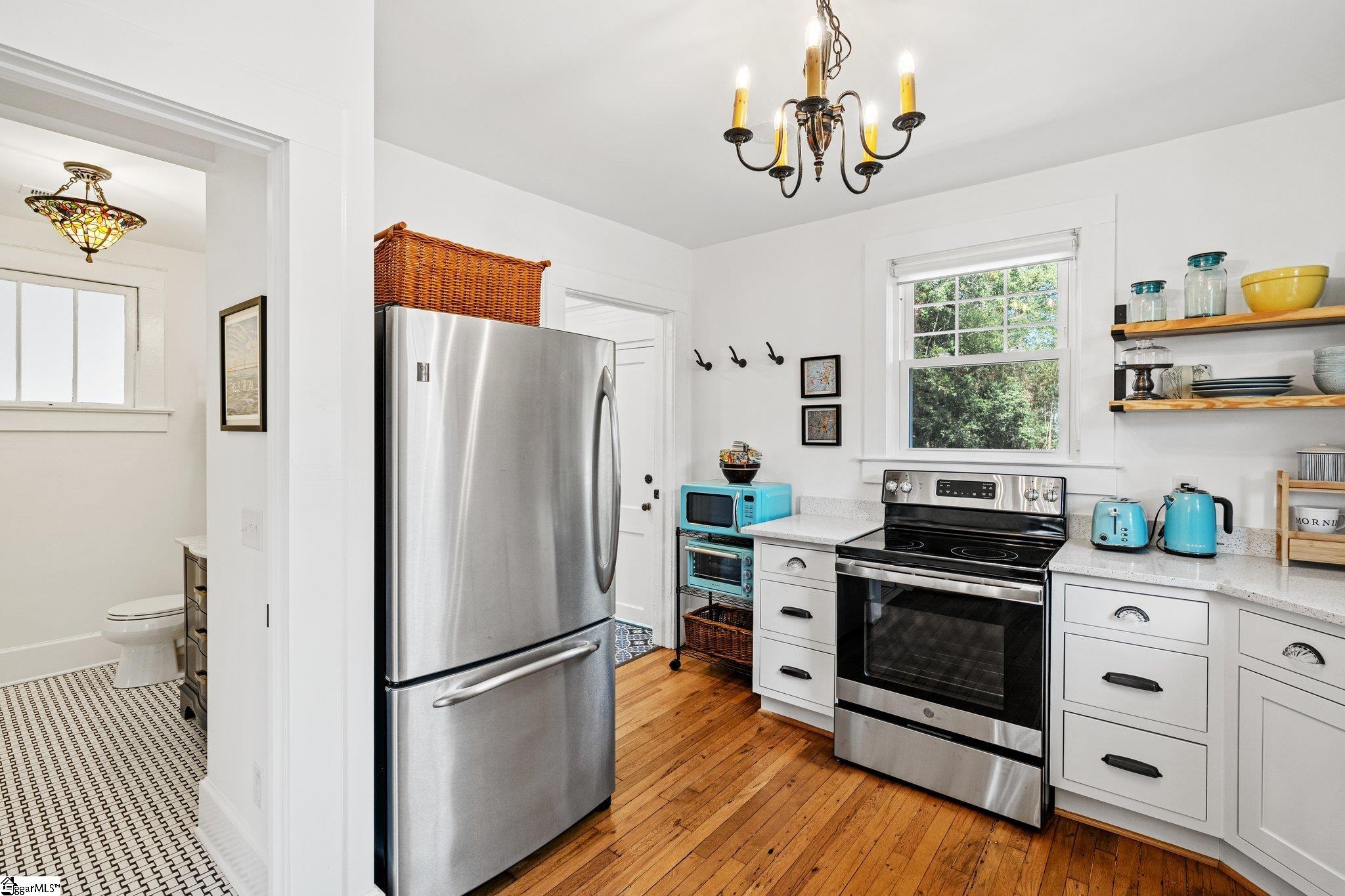 1160 Pendleton Street Greenville, SC 29611 - Photo 13 of 36